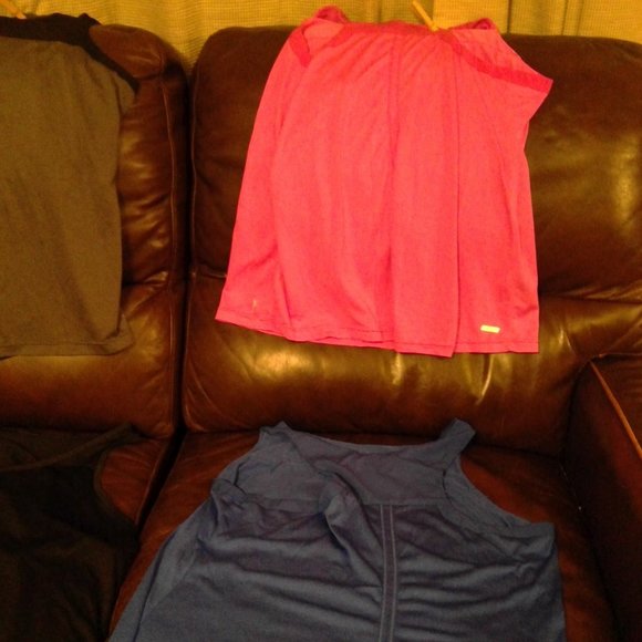 Bundle of Women's Athletic Wear - Picture 3 of 9